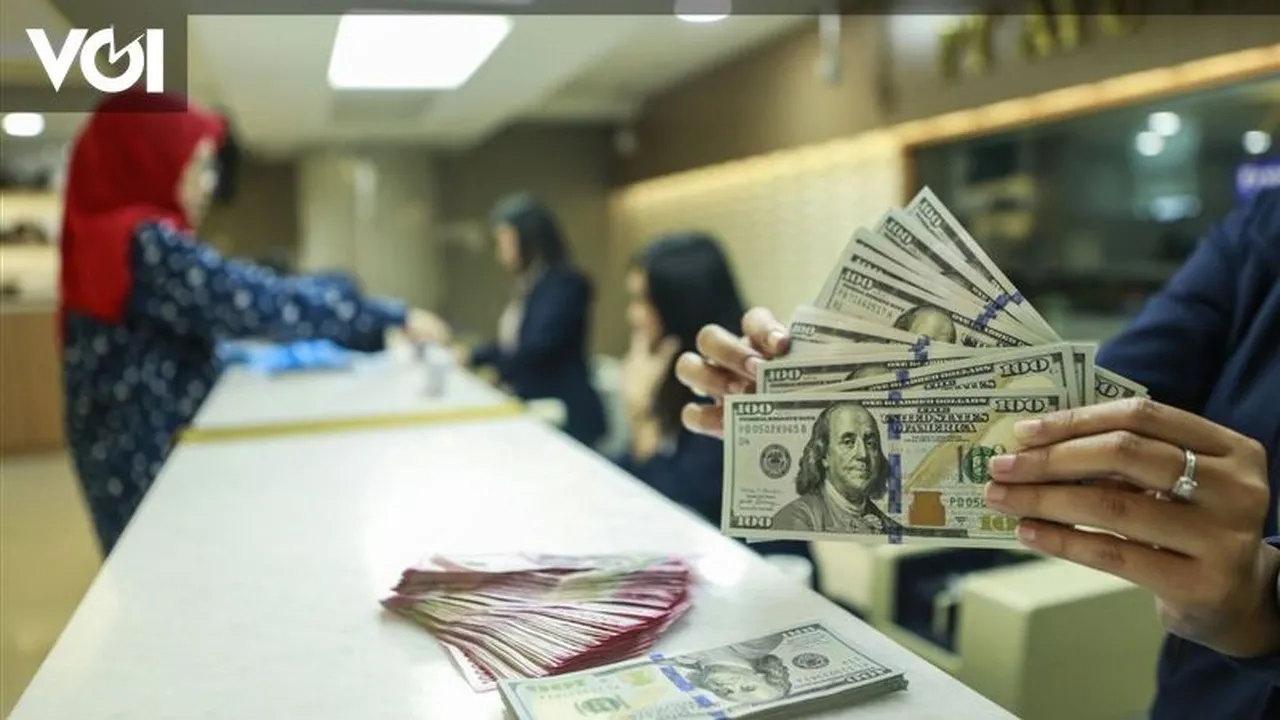الدولار الأمريكي يسجل أضعف مستوى تاريخي عند 17.856 روبية